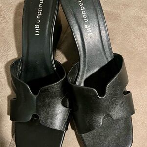 Madden Girl Black wedges size 9 1/2